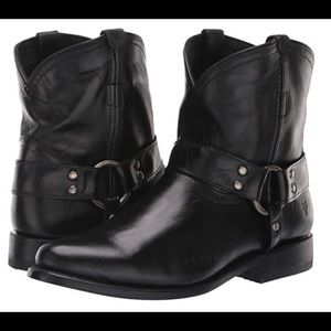 FRYE Wyatt Harness Short boot in black, size 10